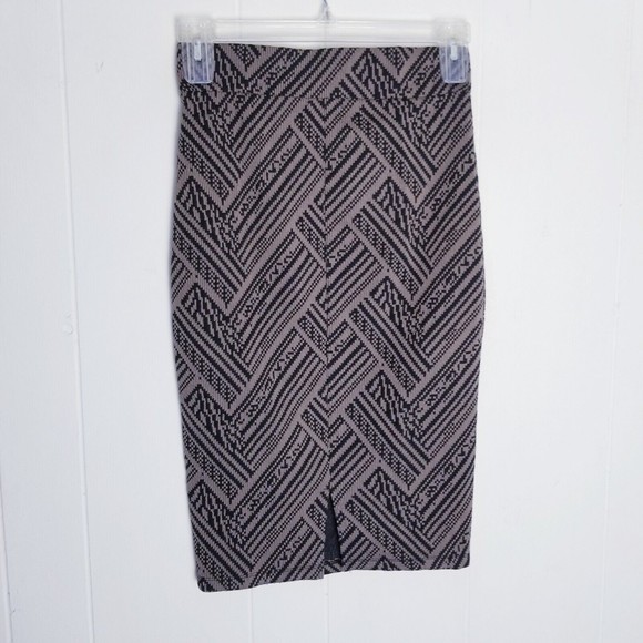 Olivia Blu Geometric Stretch Skirt Women Size Small Textured - Picture 3 of 12